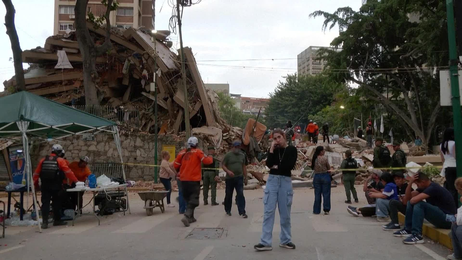 J055-VENEZUELA BUSQUEDA DE SUPERVIVIENTES