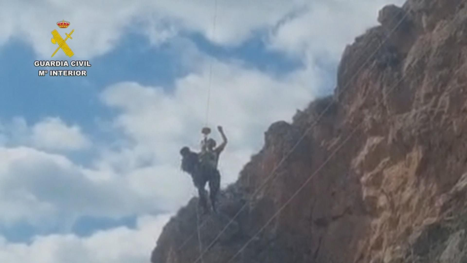 Rescatada una mujer tras quedar atrapada en mitad de una tirolina de la Vía Ferrata de Güéjar Sierra