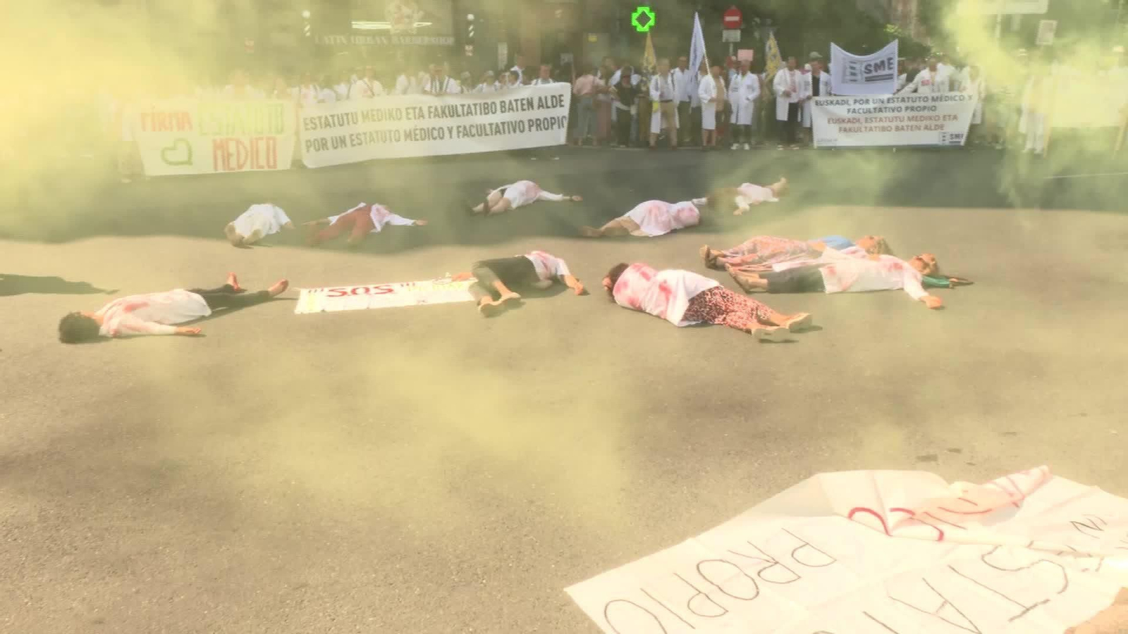 X030-BILBAO HUELGA Y PERFORMANCE DE MÉDICOS