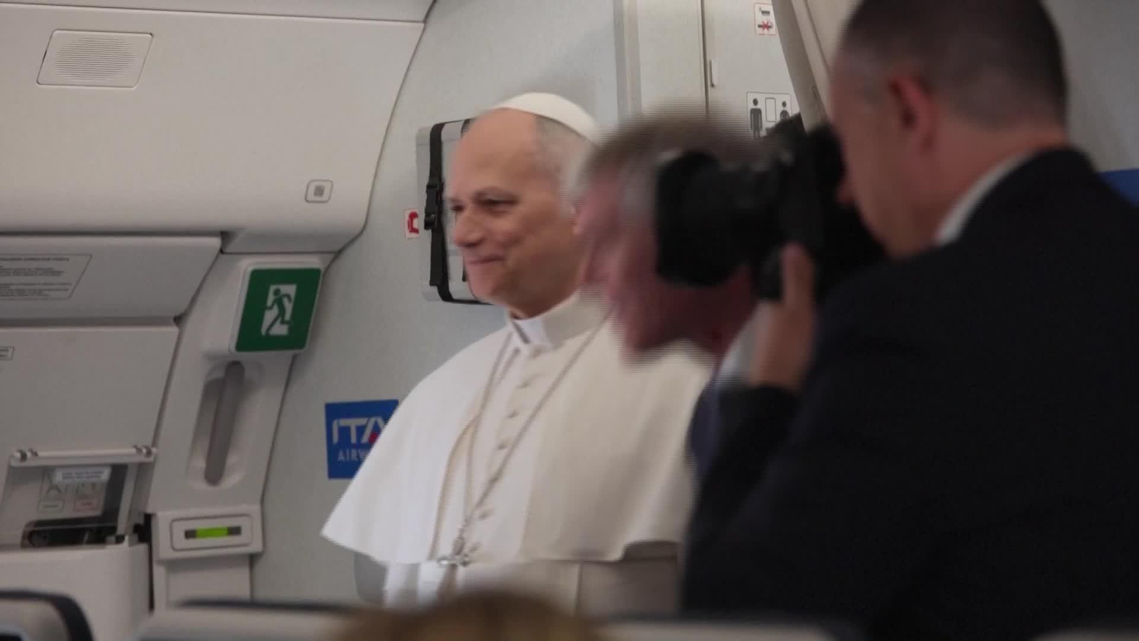 X071-CAMERUN EL PAPA DICE QUE EL MUNDO NECESITA UN MENSAJE DE PAZ