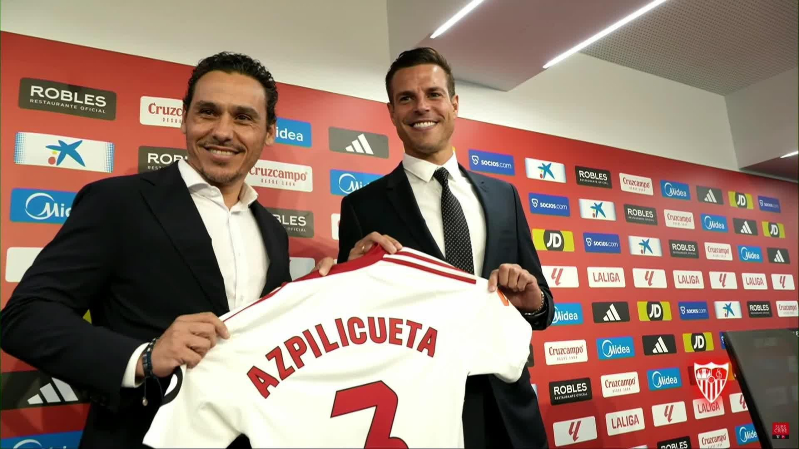 L072-SEVILLA PRESENTACIÓN AZPILICUETA