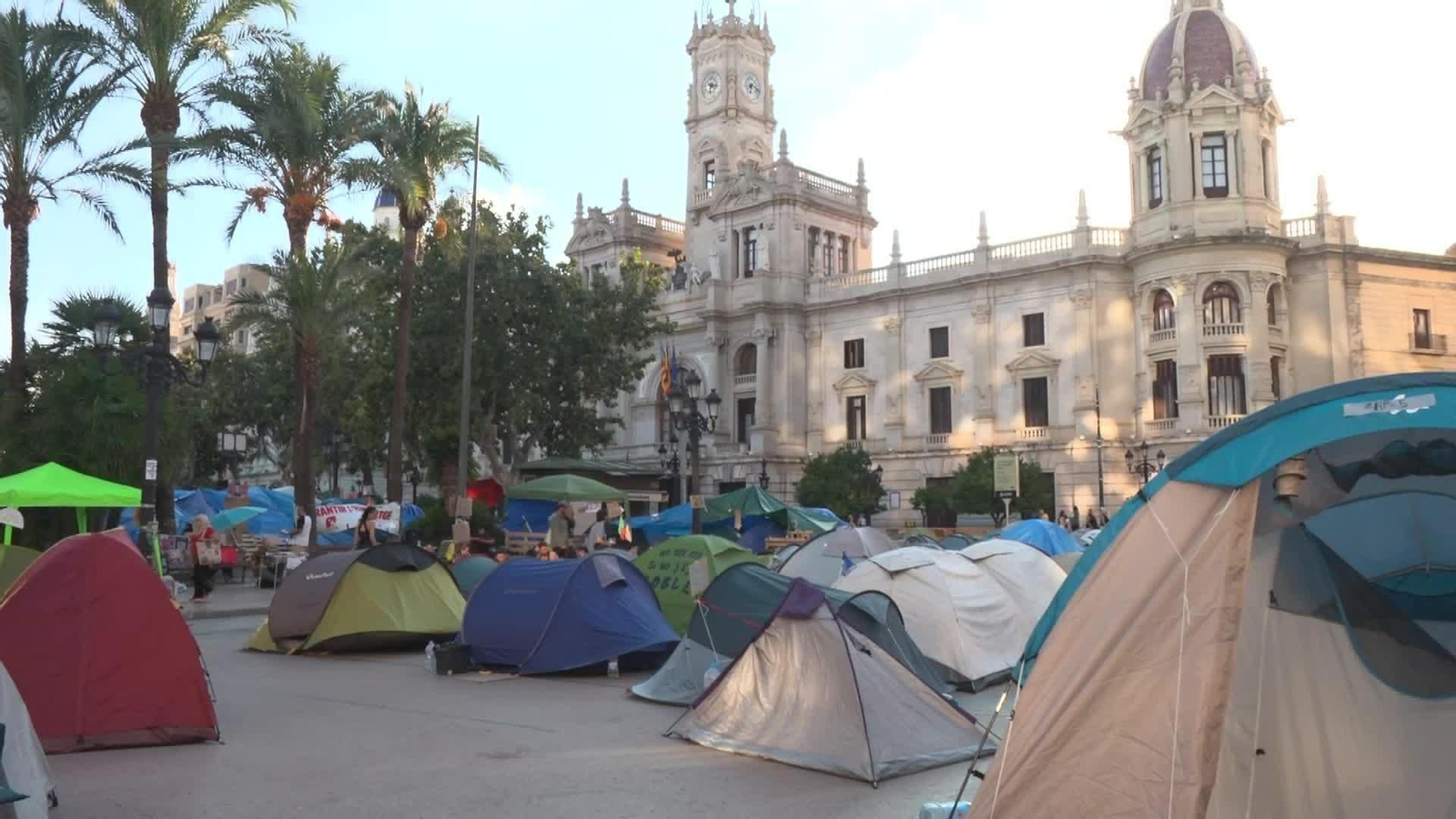 M099-VALENCIA ACAMPADA VIVIENDA TARDE