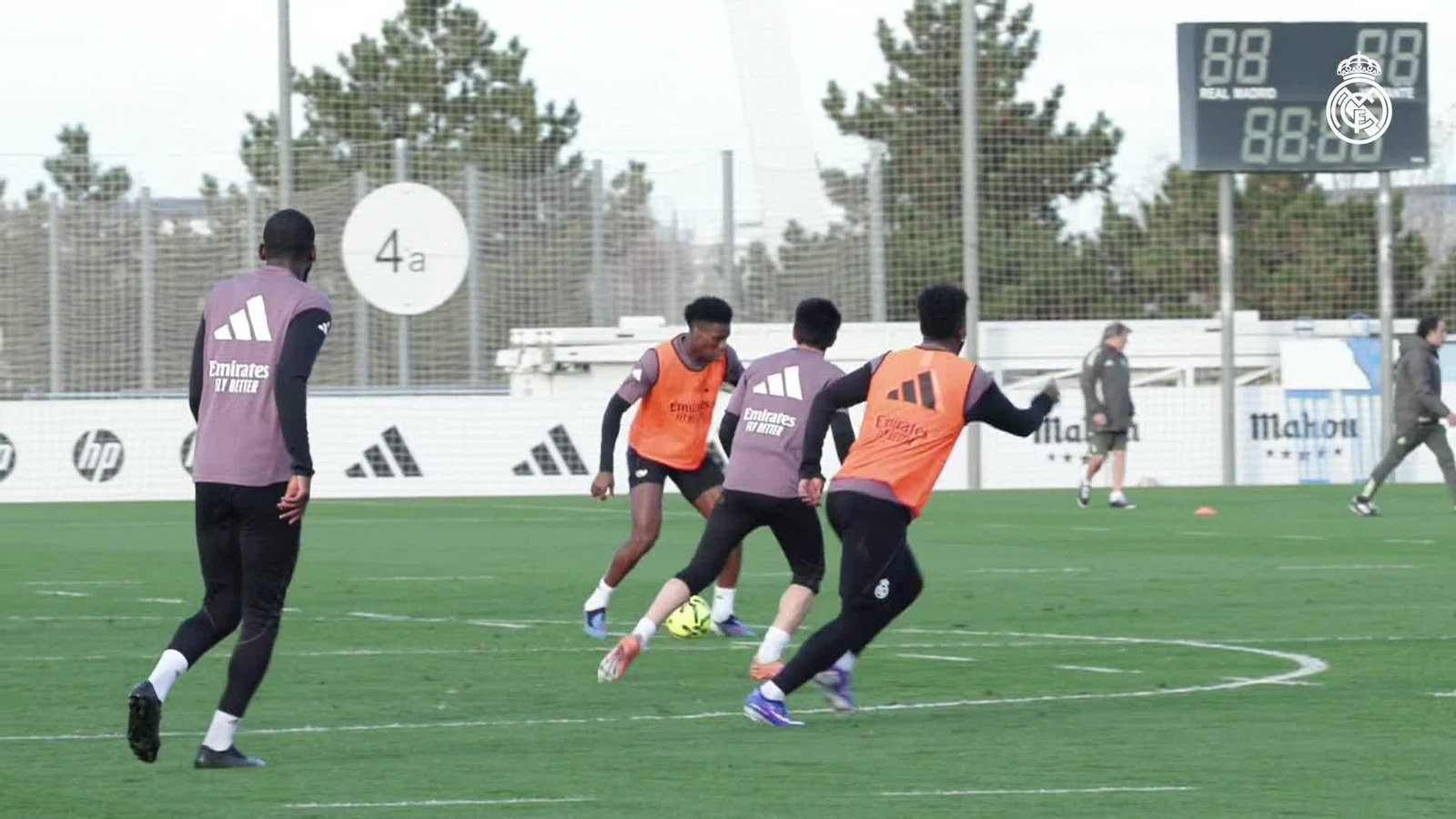 L033-MADRID ENTRENO REAL MADRID