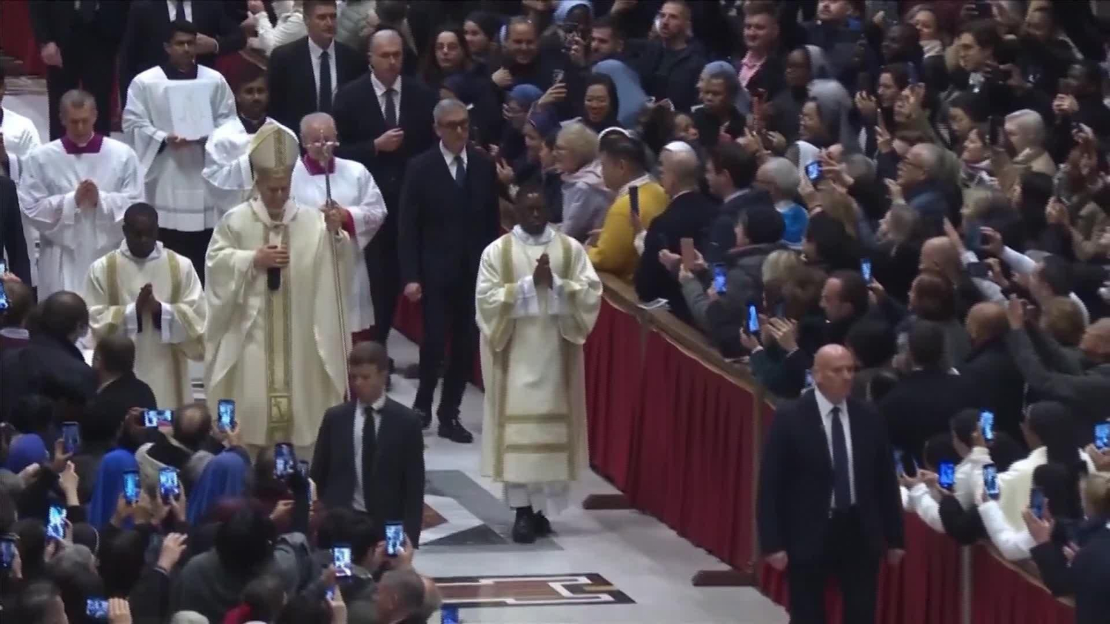 M024-EL VATICANO MISA LEON XIV