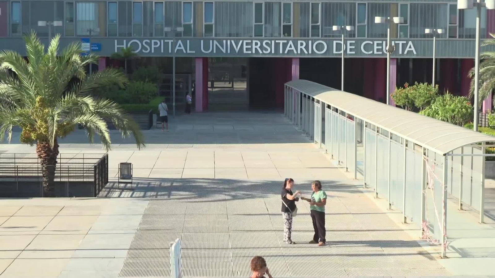 M037-CEUTA ACTUALIDAD HUELGA MEDICOS Y PLAYA