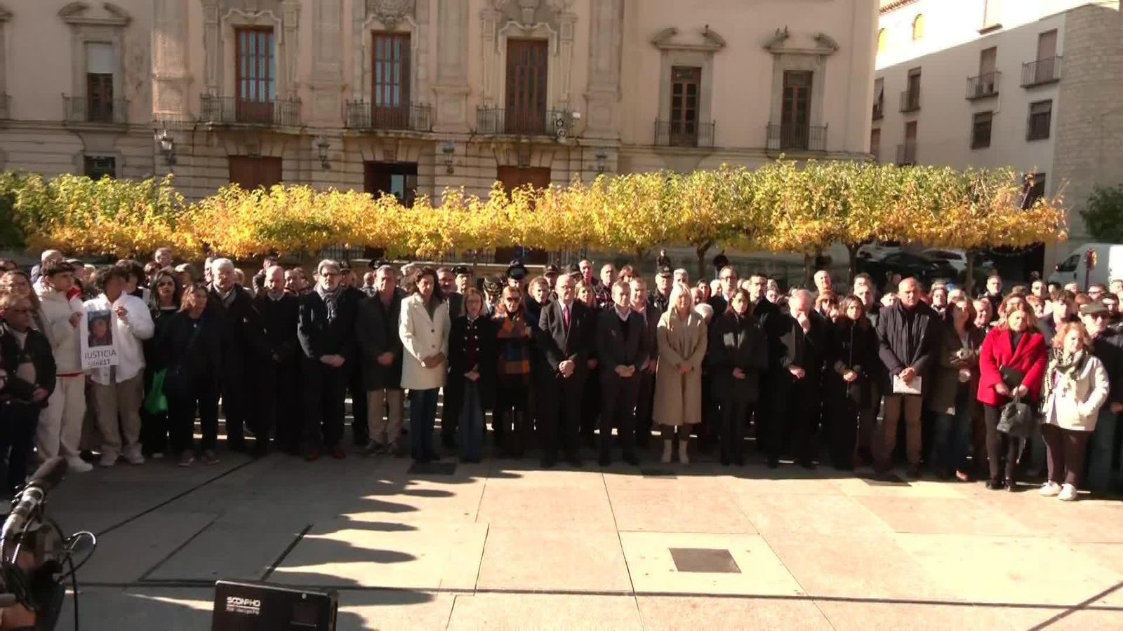 L037-JAEN MINUTO SILENCIO NIÑAS MUERTAS PARQUE