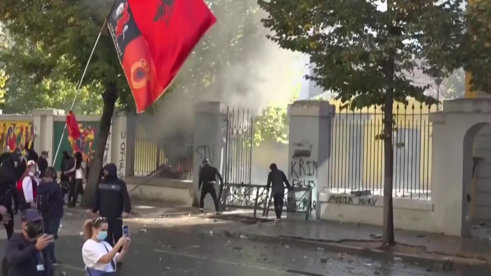 X074-ALBANIA NUEVAS IMAGENES DE LAS PROTESTAS ESTUDIANTILES