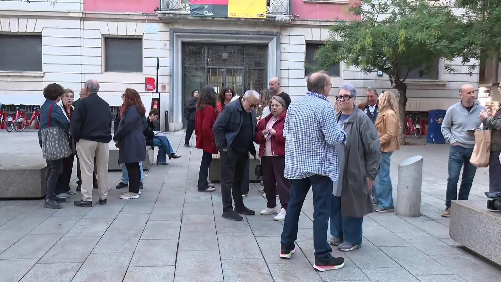 D047-BCN PROTESTA VECINOS DISTURBIOS Y MANIFIESTO