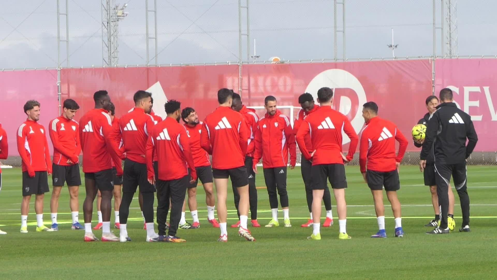 J044-SEVILLA ENTRENAMIENTO SEVILLA FC