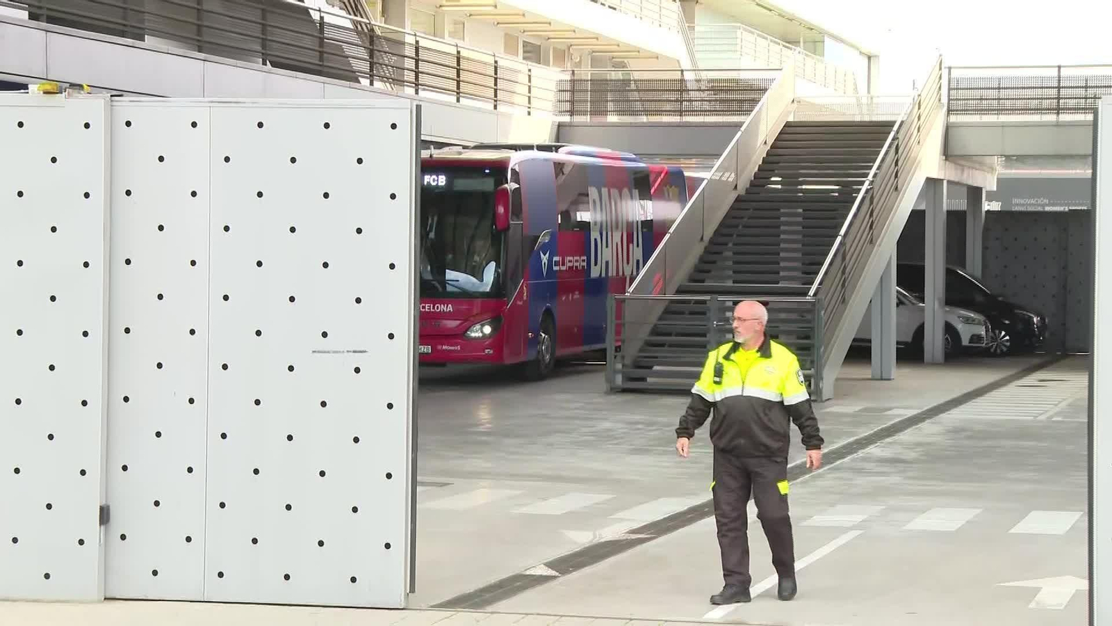 L026-BARCELONA SALIDA DEL BARSA HACIA LONDRES