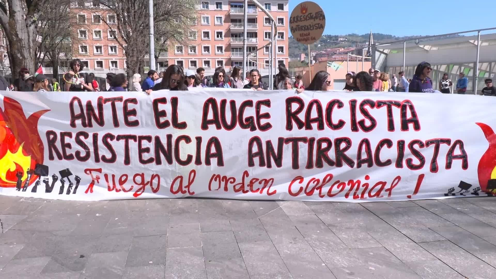 S008-BILBAO PROTESTA CONTRA RACISMO
