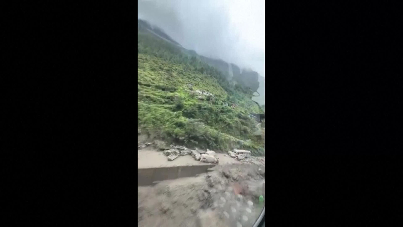 J006-NEPAL ATRAPADOS RIADA