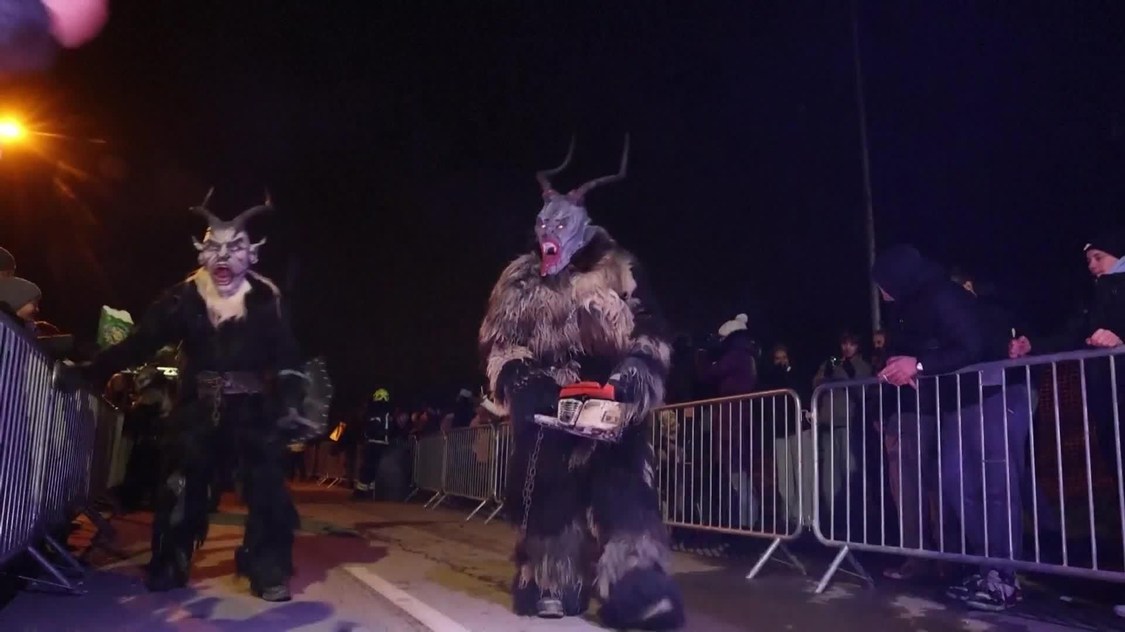 D007-ESLOVENIA NAVIDAD DESFILE KRAMPUS