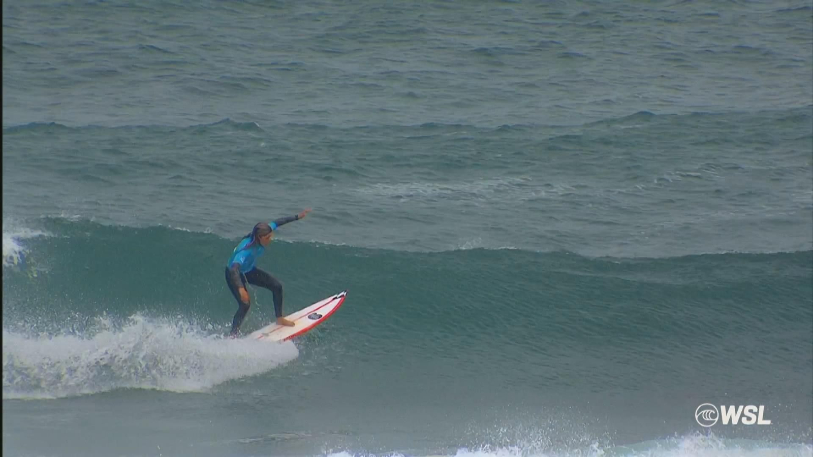 El Pantín Classic convierte estos días Valdoviño (A Coruña) en punto de encuentro para aficionados y profesionales del surf