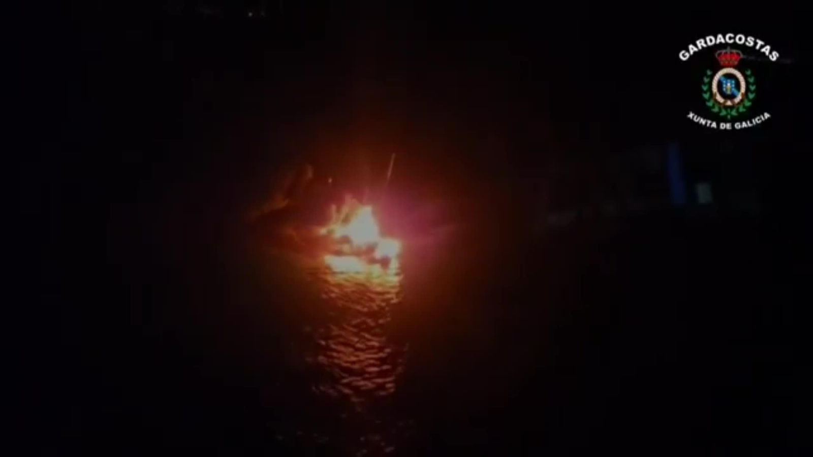 M021-IMAGENES SALVAMENTO RESCATE MARINEROS INCENDIO