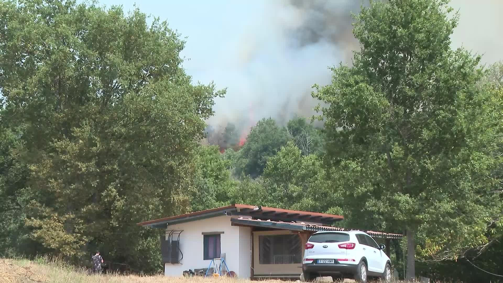 X061-OURENSE INCENDIO MACEDA TARDE