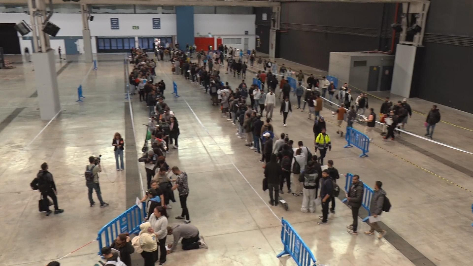 L049 BARCELONA COLAS REGULARIZACION INMIGRANTES.transfer frame 9303