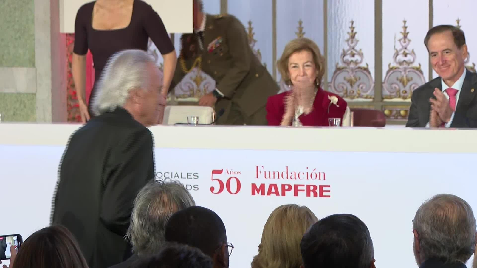 X082-MADRID REINA SOFIA EN ENTREGA DE PREMIOS