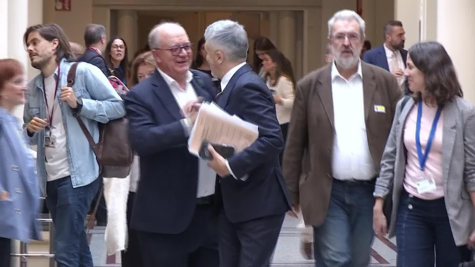 M049-SENADO PASILLOS Y CANUTAZOS