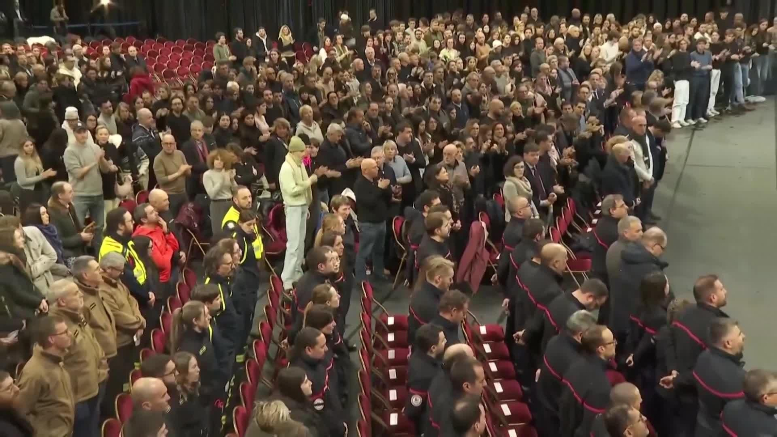 va aplauso bomberos suiza