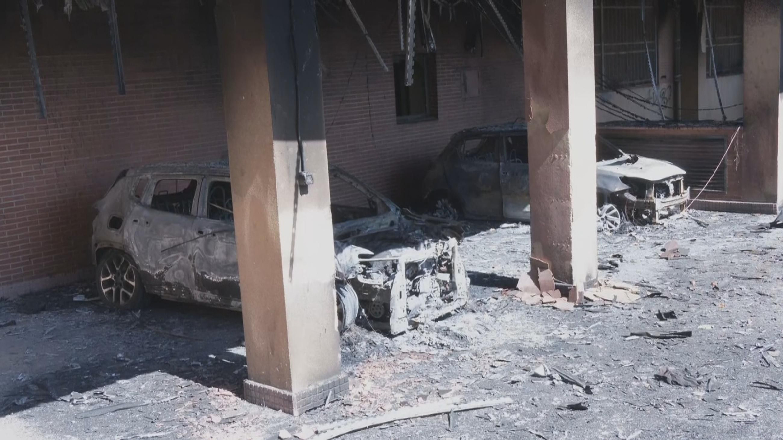 M027-ZARAGOZA INCENDIO COCHE ELECTRICO M027-ZARAGOZA INCENDIO COCHE ELECTRICO