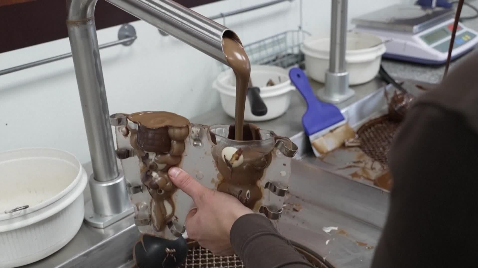 V064-ALEMANIA FABRICACION HUEVOS PASCUA