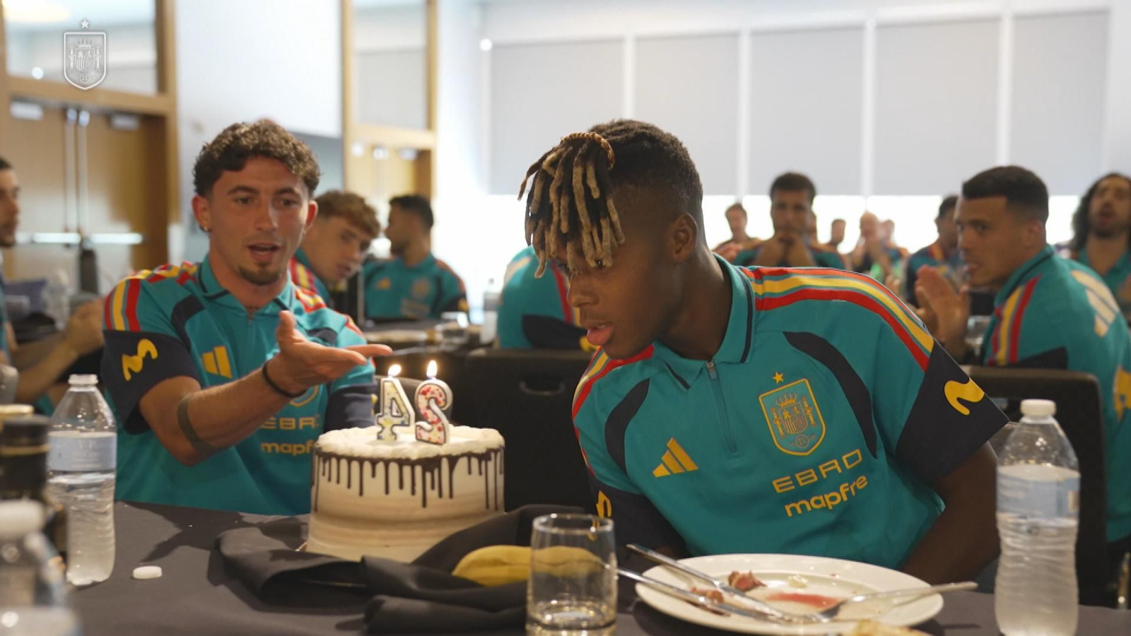 nico williams cumple 24