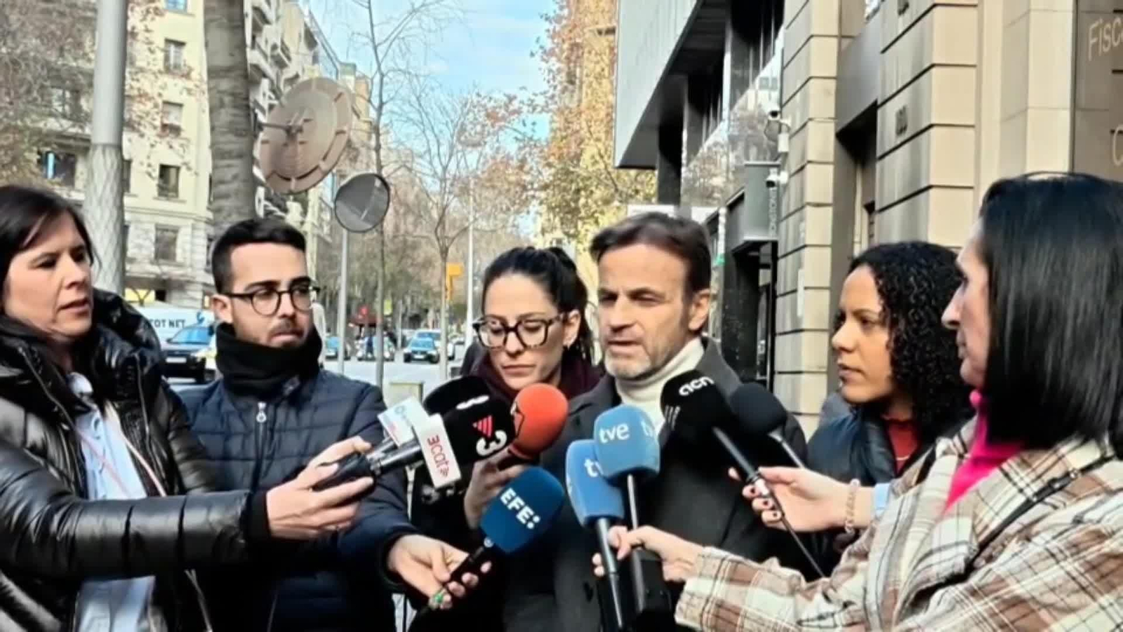 X015-BARCELONA COMUNS DENUNCIA ALBIOL DESALOJO