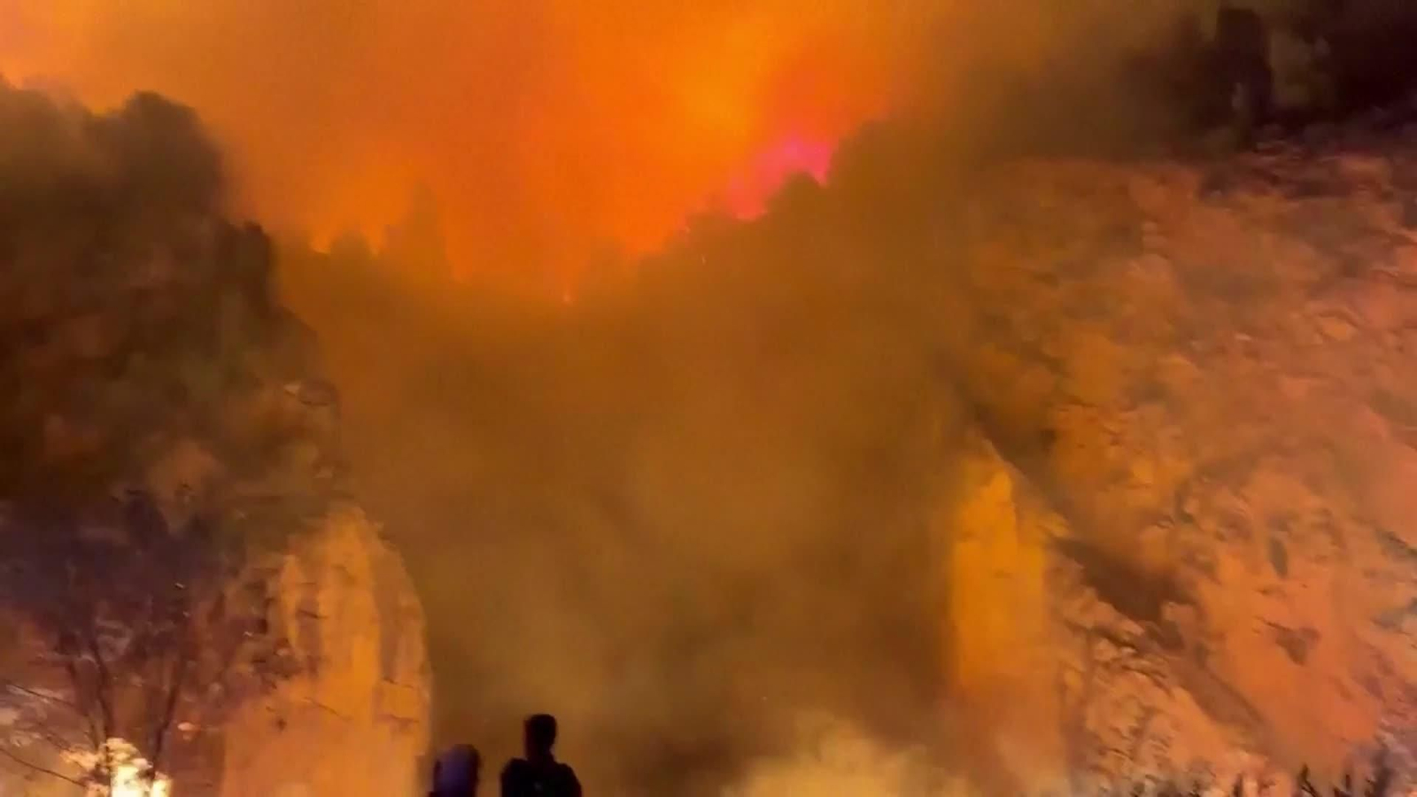 va incendio albania
