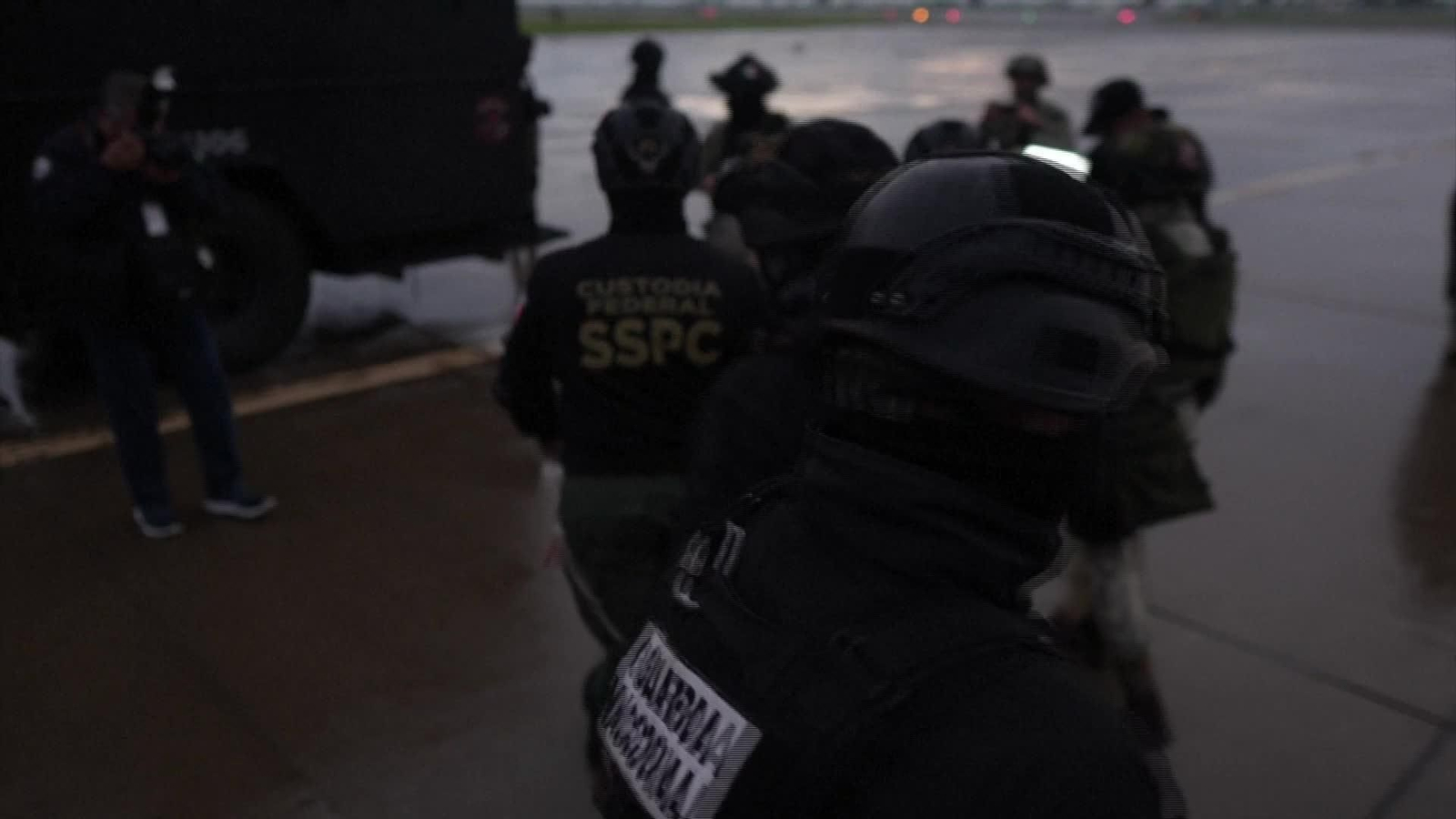 J008-MEXICO PRESOS DEPORTADOS