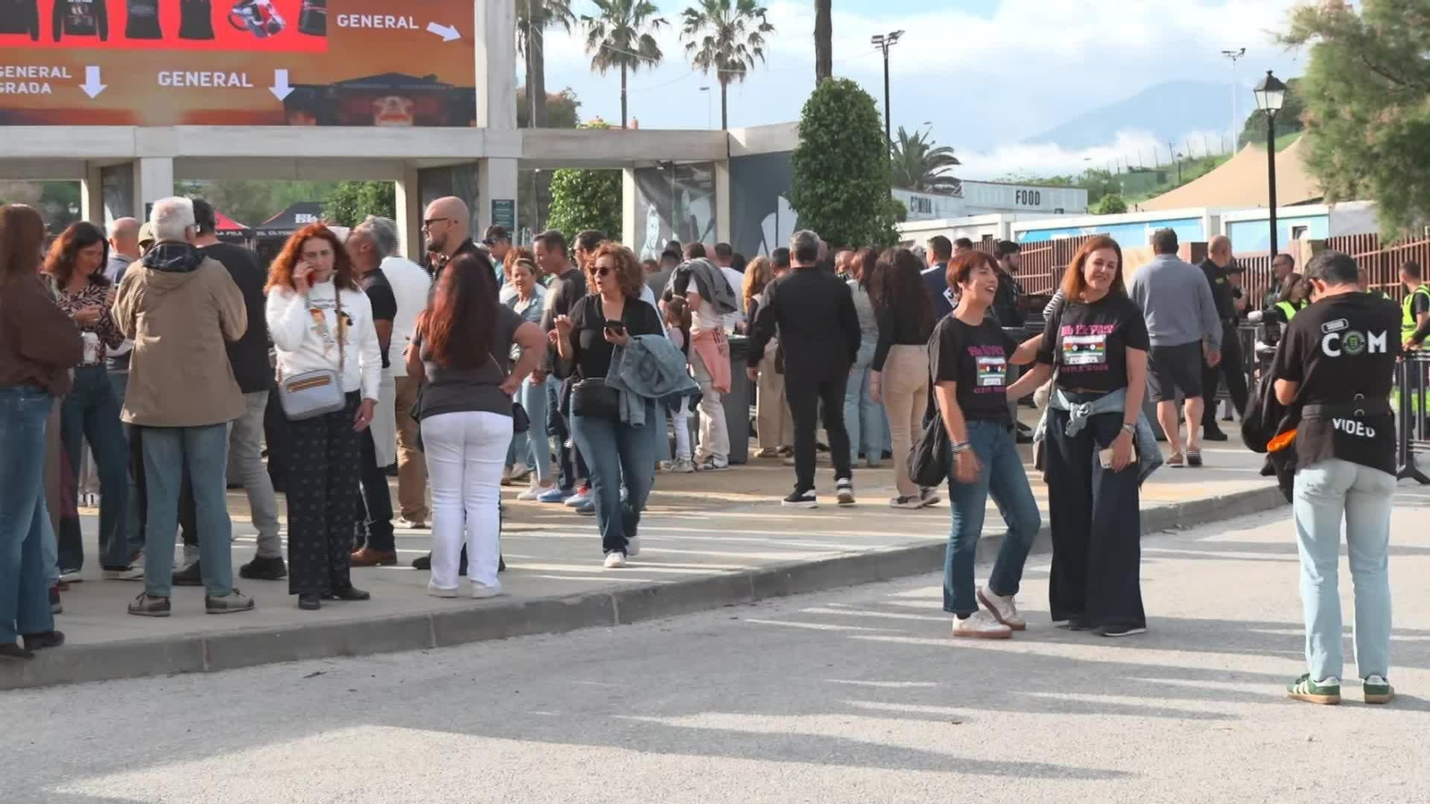 S037-MALAGA CONCIERTO EL ULTIMO FILA FUENGIROLA