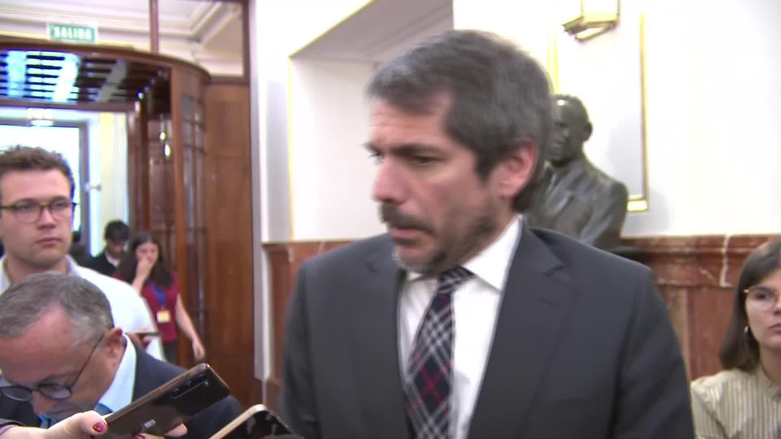 X016-MADRID PASILLOS CONGRESO 3