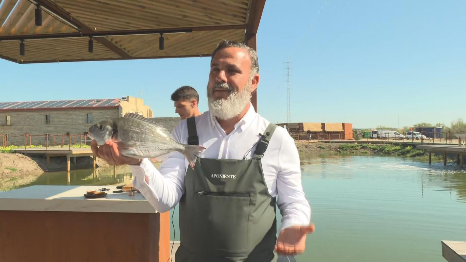 V032-CADIZ NUEVO ESPACIO ANGEL LEON