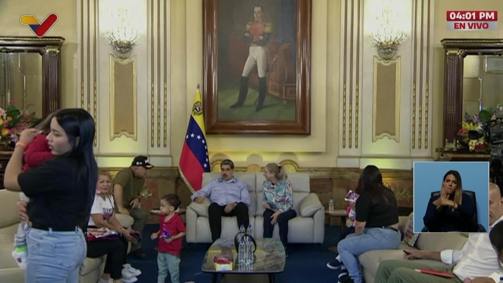 S608-VENEZUELA MADURO CON NIÑOS DEPORTADOS