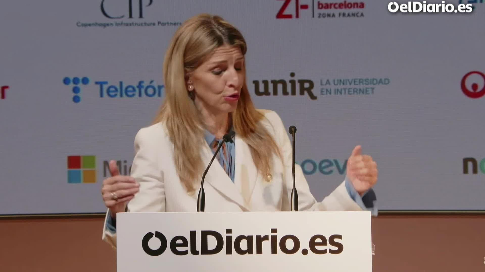 va yolanda diaz en foro económico