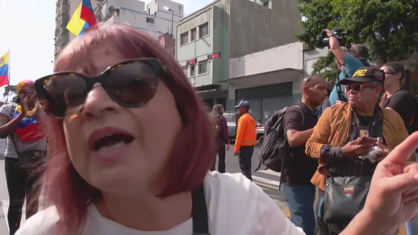 va venezolanos celebran dos meses sin maduro