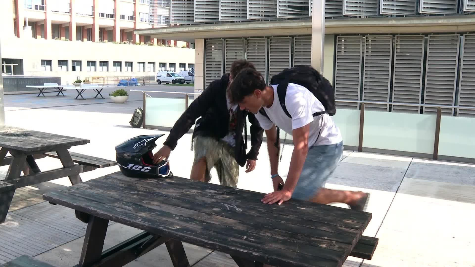 L048-EDI BARCELONA UNIVERSITARIOS CHAT GPT