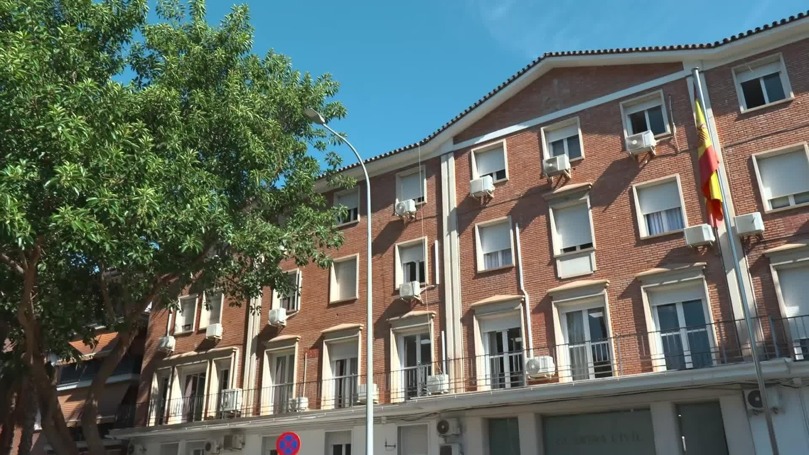 V046-MALAGA ABANDONA A PAREJA MANIATADA