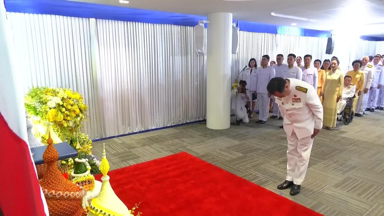 D004-TAILANDIA NUEVO PRIMER MINISTRO RECIBE RESPALDO REAL