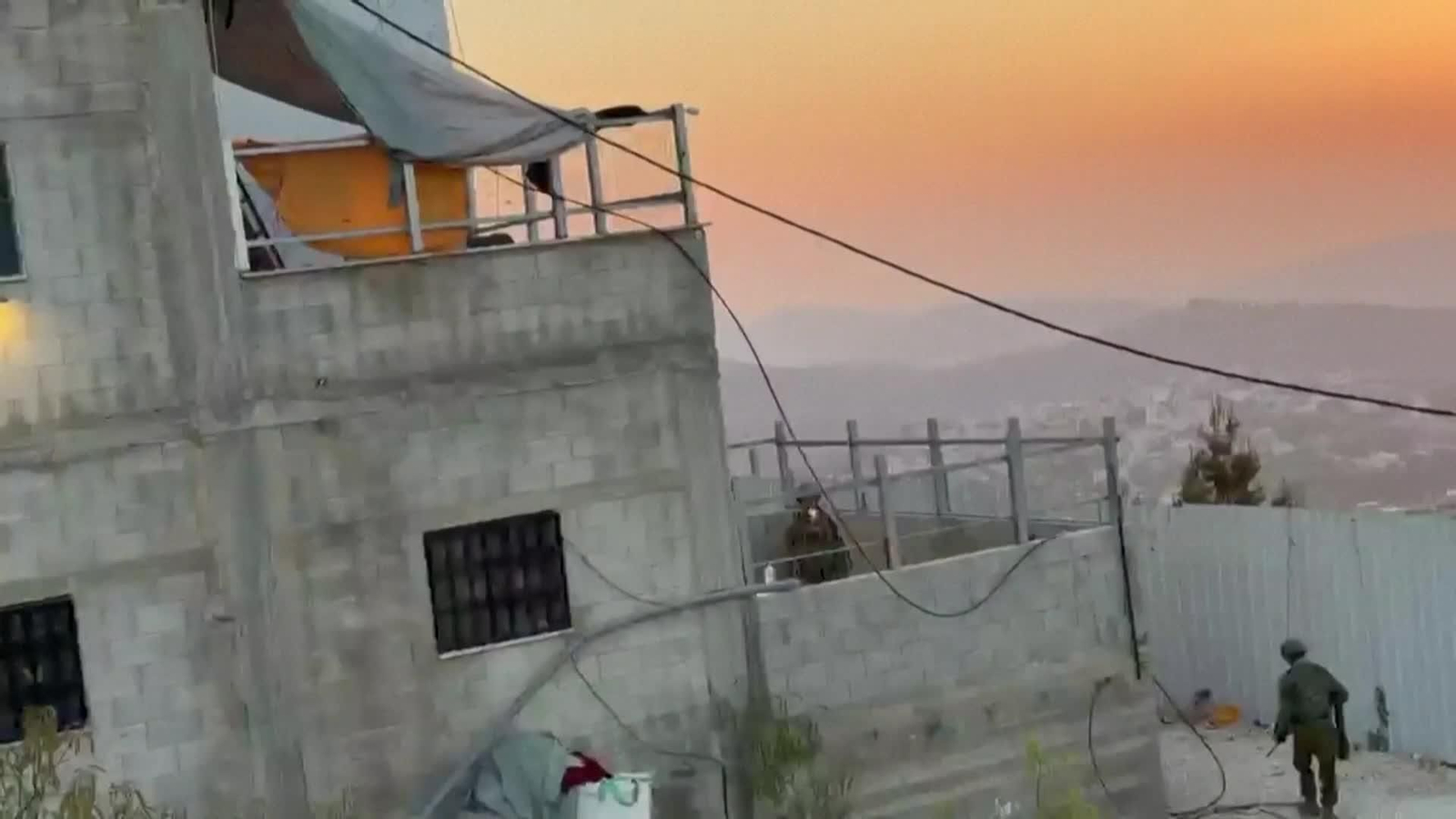 V057-CISJORDANIA COLONOS ISRAELÍES ASEDIO